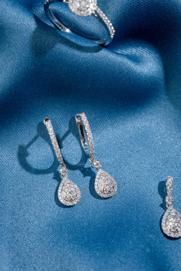 Pear Halo Diamond Earrings