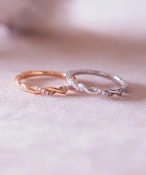 Delicate Twist Ring
