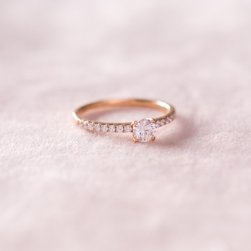 Classic Pavé Solitaire