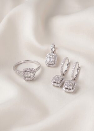 Luxury Cushion Halo Diamond Jewelry Set