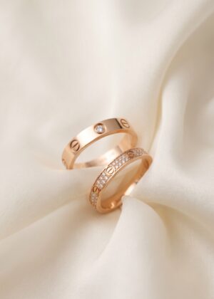 Diamond Love Motif Couple Wedding Bands
