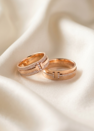 Classic Wedding Ring Set with Sparkling Pavé Diamonds